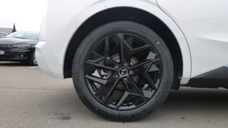 Mandataire Automobile neuf, recherche de Ds Ds-4-bluehdi-130-eat8-pallas-pack-confort - E-Motors