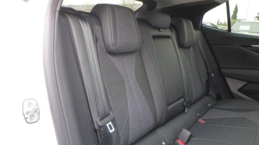 Mandataire Automobile neuf, recherche de Ds Ds-4-bluehdi-130-eat8-pallas-pack-confort - E-Motors