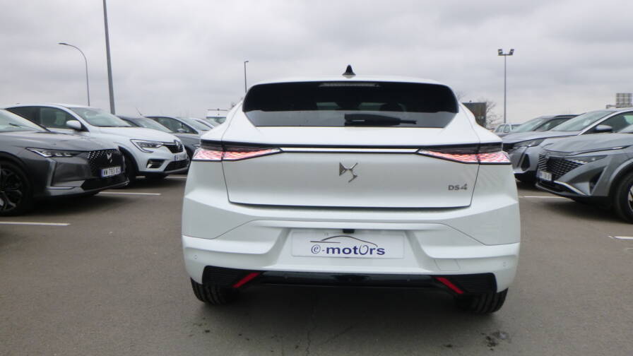 Mandataire Automobile neuf, recherche de Ds Ds-4-bluehdi-130-eat8-pallas-pack-confort - E-Motors