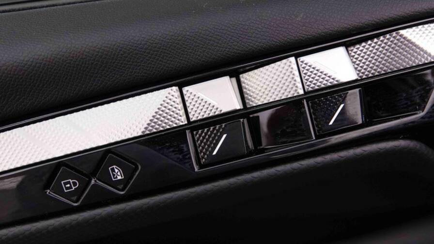 Mandataire Automobile neuf, recherche de Ds Ds4-hybride-136-e-dct6-pallas - E-Motors