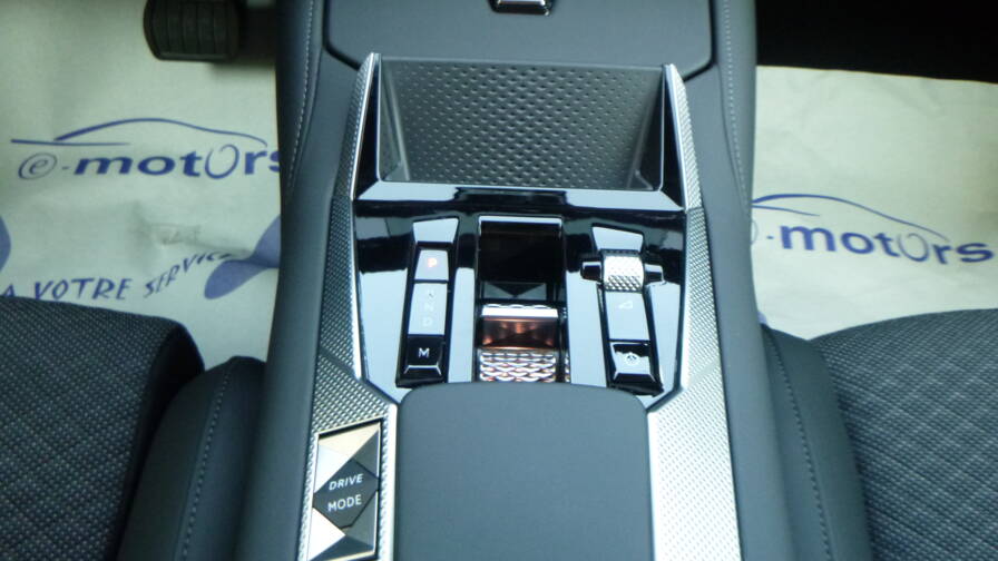 Mandataire Automobile neuf, recherche de Ds Ds-4-bluehdi-130-eat8-pallas-pack-confort - E-Motors