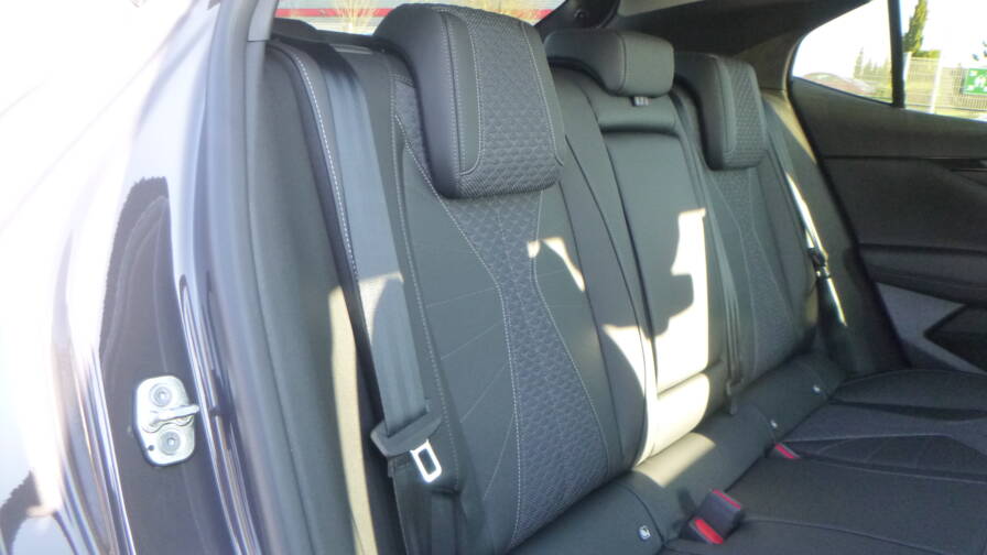 Mandataire Automobile neuf, recherche de Ds Ds-4-bluehdi-130-eat8-pallas-pack-confort - E-Motors