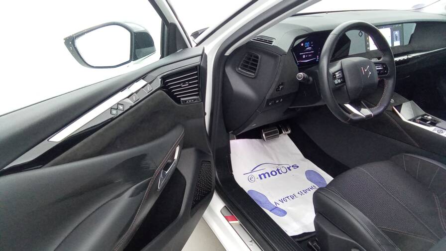 Mandataire Automobile occasion, recherche de Ds Ds-4-hybride-e-tense-225-eat8-performance-line-ds-iris - E-Motors