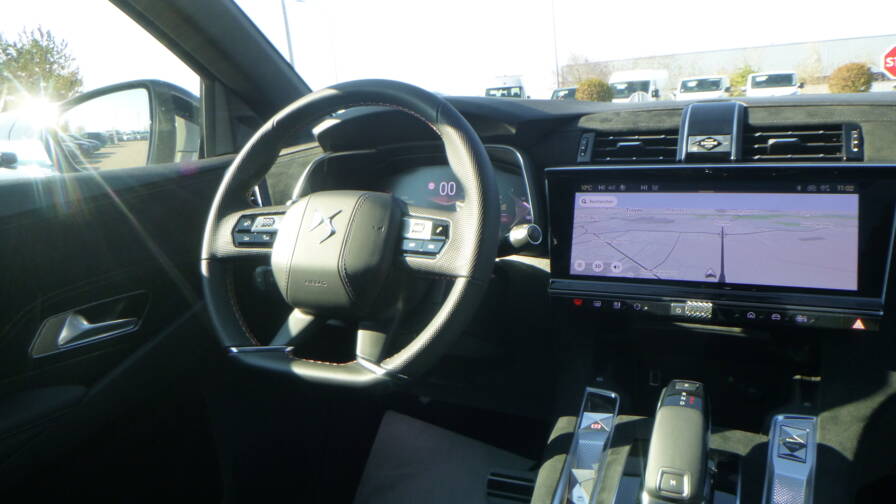 Mandataire Automobile neuf, recherche de Ds Ds-7-bluehdi-130-eat8-pallas-toit-pano - E-Motors