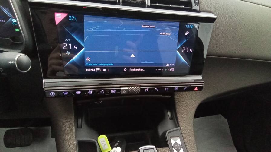 Mandataire Automobile occasion, recherche de Ds Ds7-crossback-hyb-e-tense-225-eat8-so-chic - E-Motors