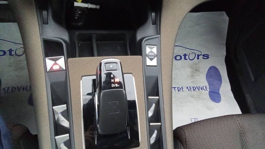 Mandataire Automobile occasion, recherche de Ds Ds7-crossback-hyb-e-tense-225-eat8-so-chic - E-Motors