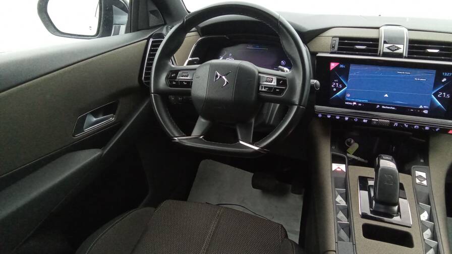 Mandataire Automobile occasion, recherche de Ds Ds7-crossback-hyb-e-tense-225-eat8-so-chic - E-Motors