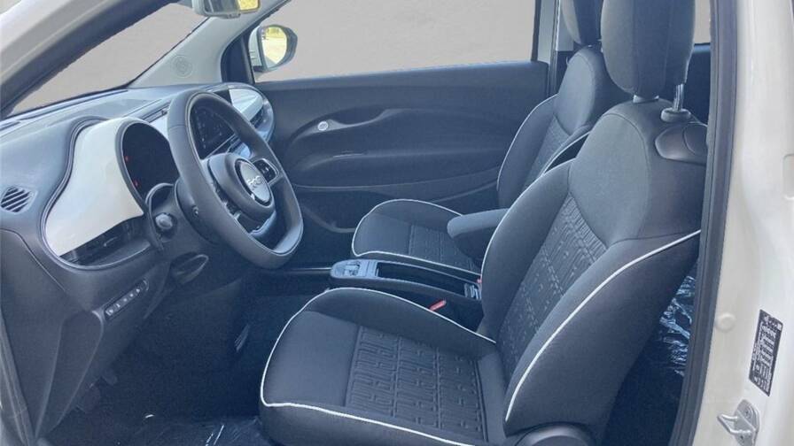 Mandataire Automobile occasion, recherche de Fiat 500-iii-c-e-118-ch-nouvelle-500 - E-Motors