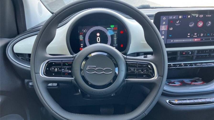 Mandataire Automobile occasion, recherche de Fiat 500-iii-c-e-118-ch-nouvelle-500 - E-Motors