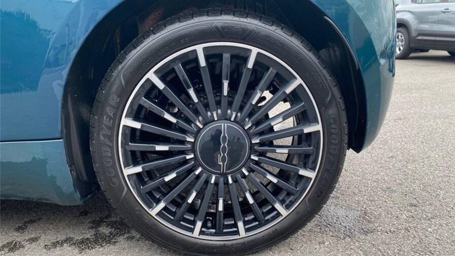 Mandataire Automobile occasion, recherche de Fiat 500-iii-e-118-ch-la-prima - E-Motors