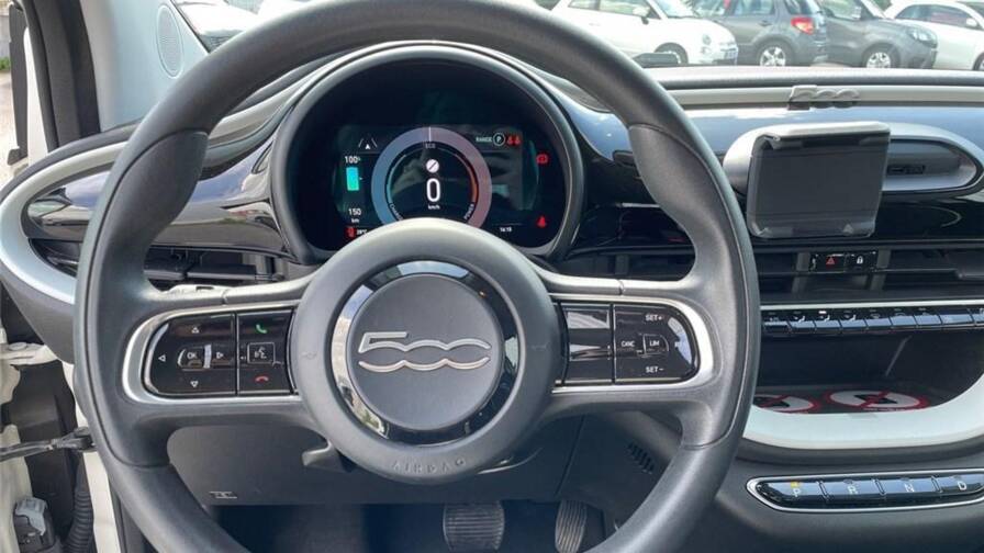 Mandataire Automobile occasion, recherche de Fiat 500-iii-e-95-ch-action - E-Motors