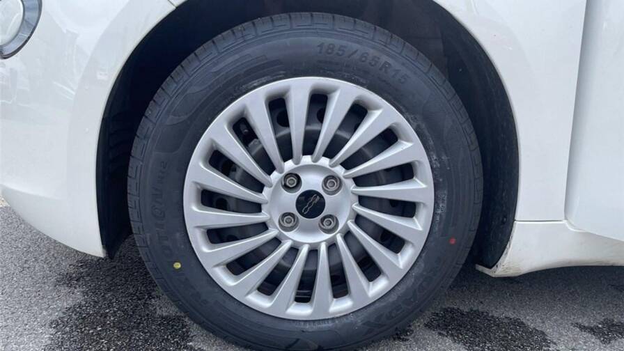 Mandataire Automobile occasion, recherche de Fiat 500-iii-e-95-ch-action - E-Motors