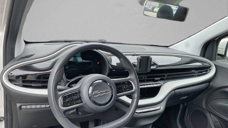 Mandataire Automobile occasion, recherche de Fiat 500-iii-e-95-ch-action - E-Motors