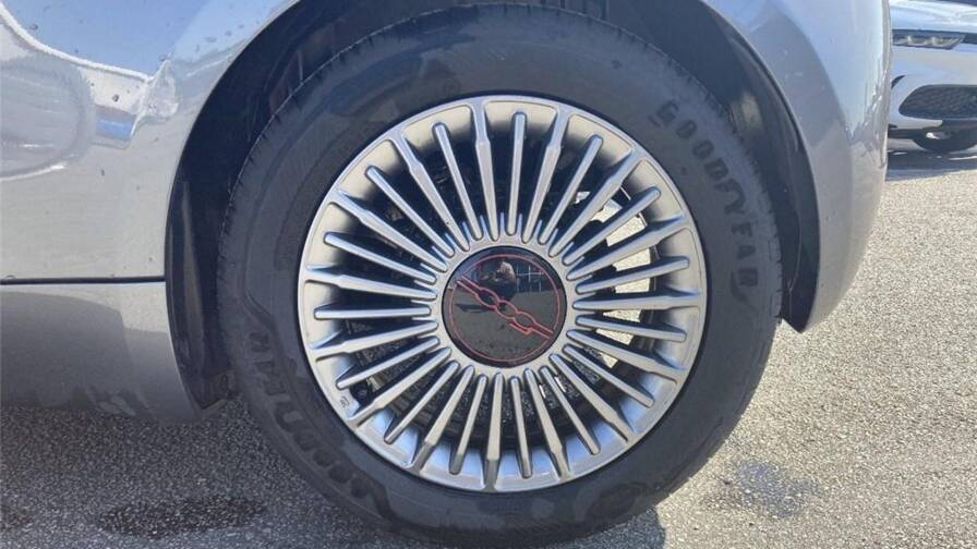 Mandataire Automobile occasion, recherche de Fiat 500-iii-e-95-ch-red - E-Motors