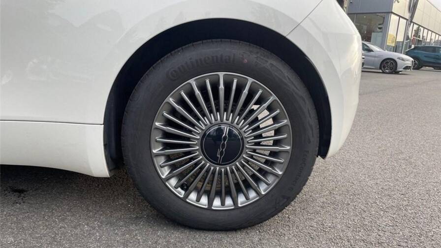 Mandataire Automobile occasion, recherche de Fiat 500e-berline-e-118-ch-icone - E-Motors