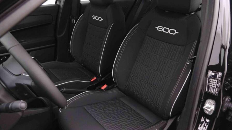 Mandataire Automobile neuf, recherche de Fiat 600-1-2t-hybrid-dct-pop - E-Motors