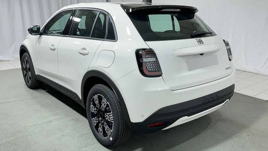 Mandataire Automobile neuf, recherche de Fiat 600-t-gen-3-hybrid-110-edct6-ic-ne - E-Motors