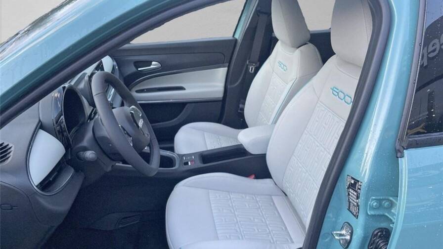 Mandataire Automobile occasion, recherche de Fiat 600e-54-kwh-156-ch-la-prima - E-Motors