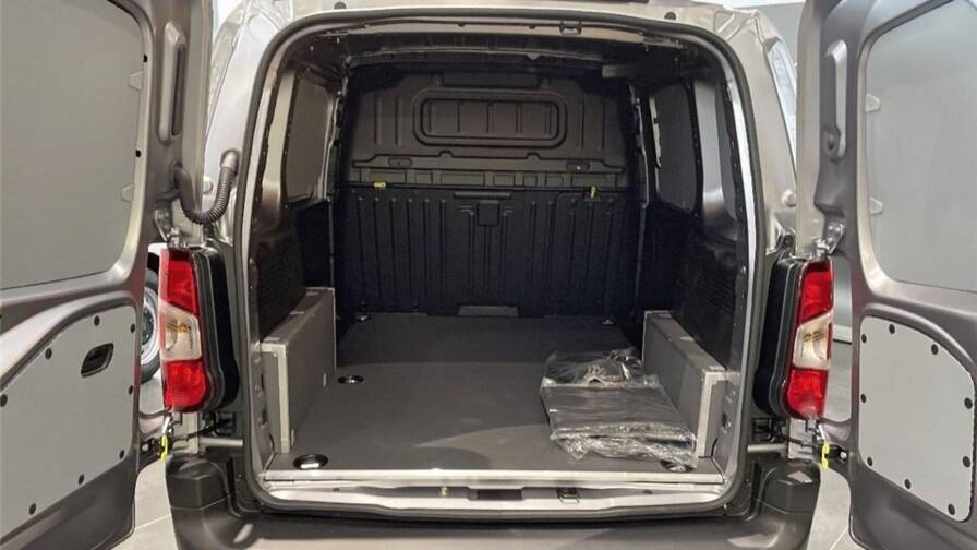 Mandataire Automobile neuf, recherche de Fiat Doblo-electrique-iii-e-cargo-fourgon-m-800-kg-electrique-100-kw-batterie-54-kwh - E-Motors