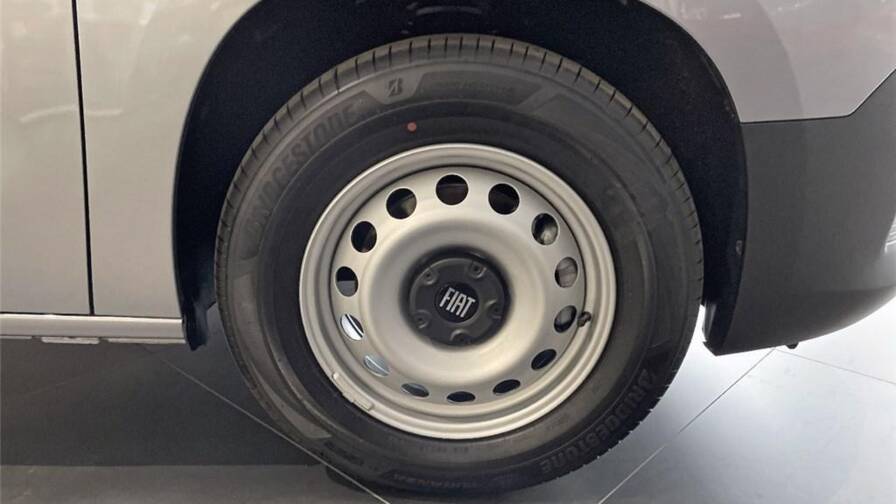 Mandataire Automobile neuf, recherche de Fiat Doblo-electrique-iii-e-cargo-fourgon-m-800-kg-electrique-100-kw-batterie-54-kwh - E-Motors