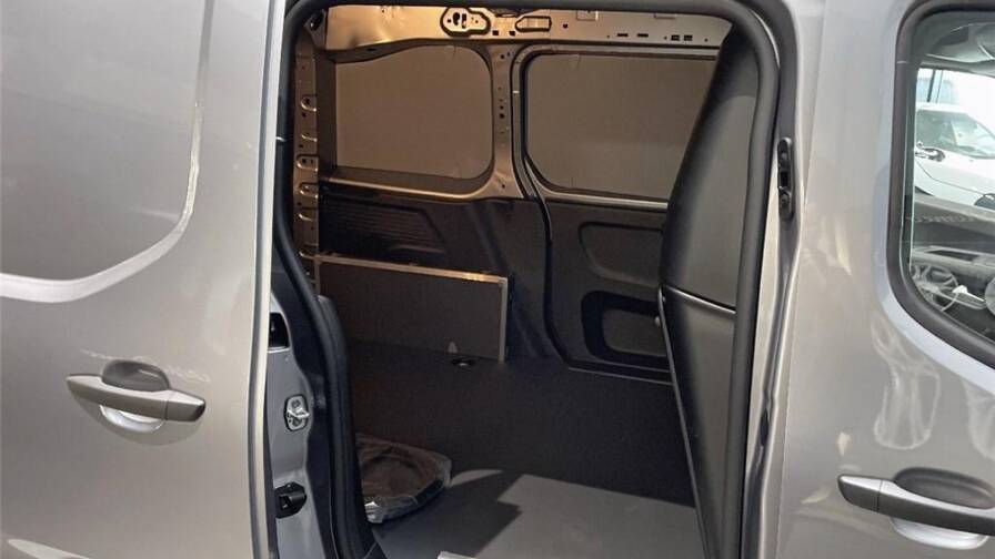 Mandataire Automobile neuf, recherche de Fiat Doblo-electrique-iii-e-cargo-fourgon-m-800-kg-electrique-100-kw-batterie-54-kwh - E-Motors