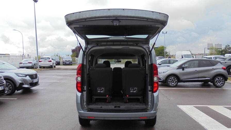 Mandataire Automobile occasion, recherche de Fiat Doblo-1-6-multijet-105-7-places-emotion - E-Motors