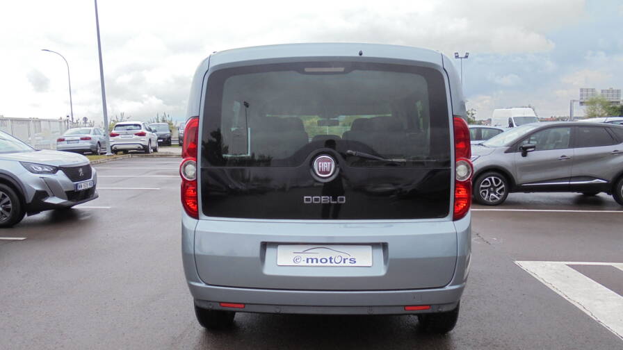 Mandataire Automobile occasion, recherche de Fiat Doblo-1-6-multijet-105-7-places-emotion - E-Motors