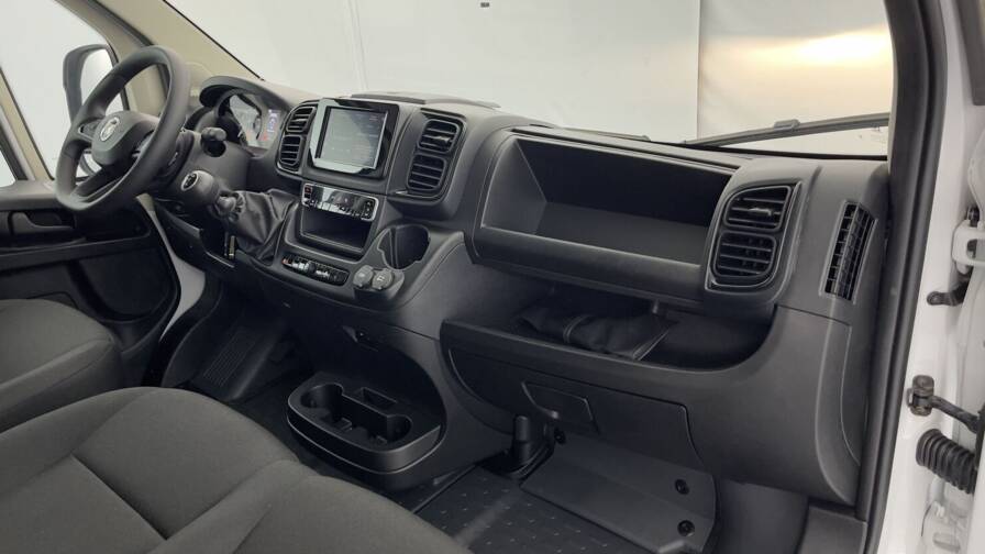 Mandataire Automobile occasion, recherche de Fiat Ducato-3-3-lh2-2-2-h3-power-140ch-pack-pro-lounge-connect - E-Motors