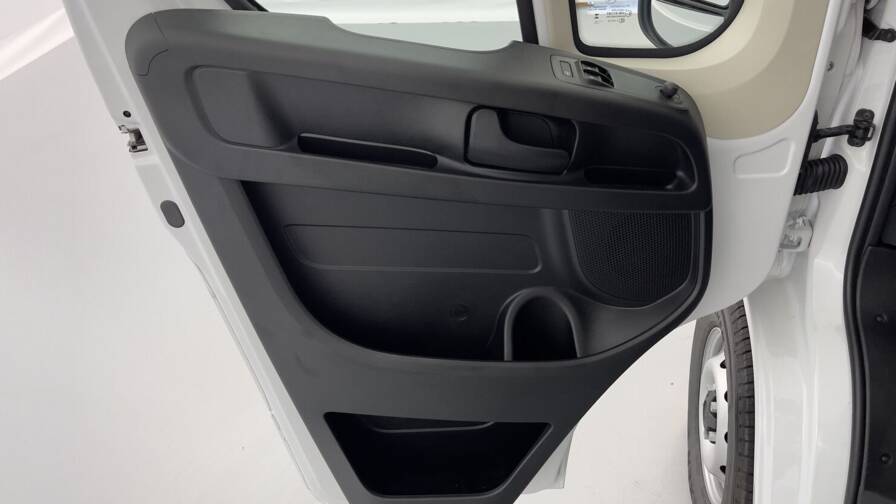 Mandataire Automobile occasion, recherche de Fiat Ducato-3-3-lh2-2-2-h3-power-140ch-pack-pro-lounge-connect - E-Motors