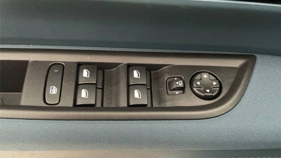 Mandataire Automobile occasion, recherche de Fiat Grande-panda-e-83ch-la-prima - E-Motors