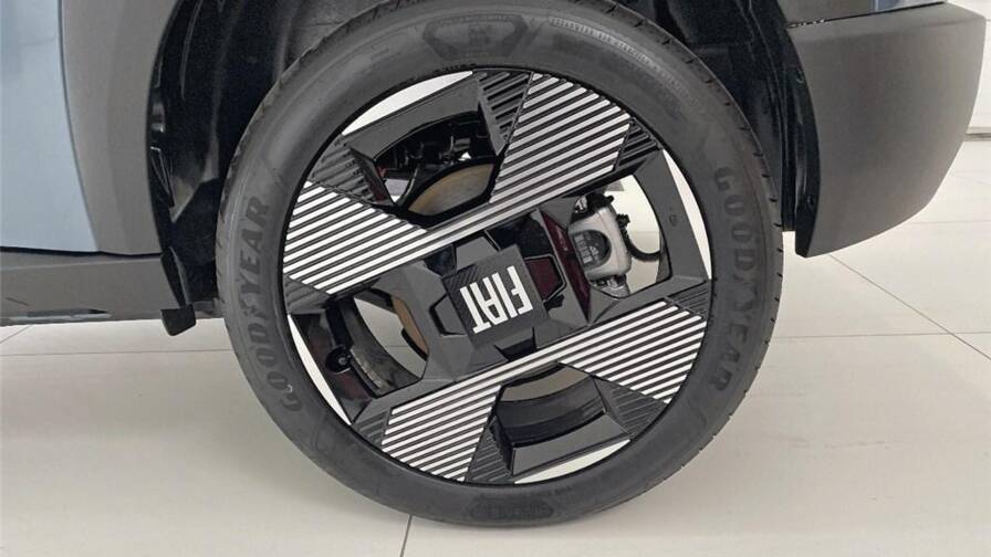 Mandataire Automobile occasion, recherche de Fiat Grande-panda-e-83ch-la-prima - E-Motors