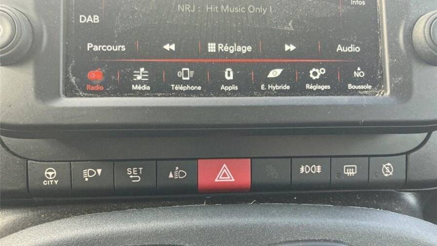 Mandataire Automobile occasion, recherche de Fiat Panda-iii-1-0-70-ch-hybride-bsg-s-s-cross - E-Motors