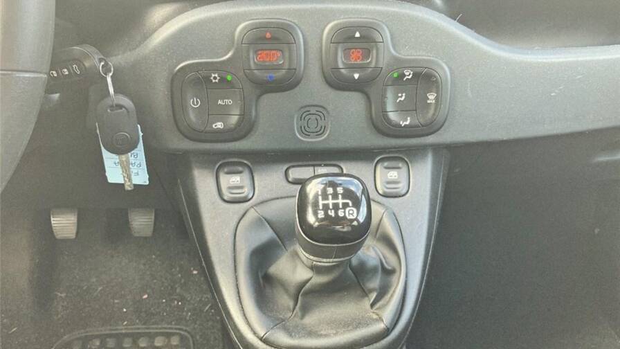 Mandataire Automobile occasion, recherche de Fiat Panda-iii-1-0-70-ch-hybride-bsg-s-s-cross - E-Motors