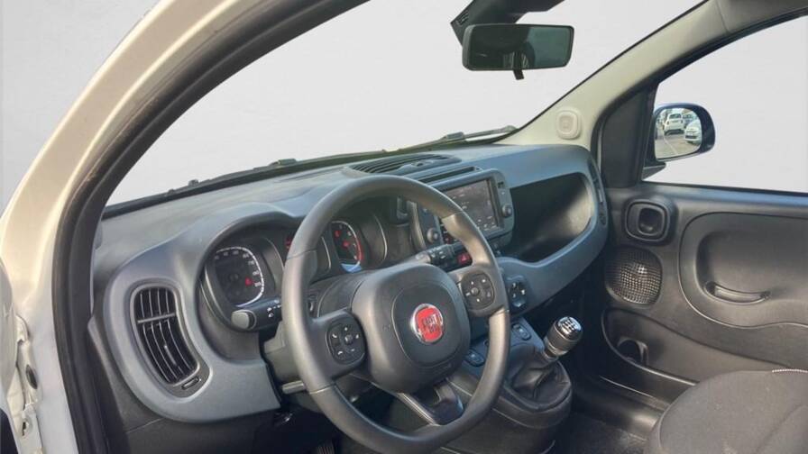 Mandataire Automobile occasion, recherche de Fiat Panda-iii-1-0-70-ch-hybride-bsg-s-s-cross - E-Motors