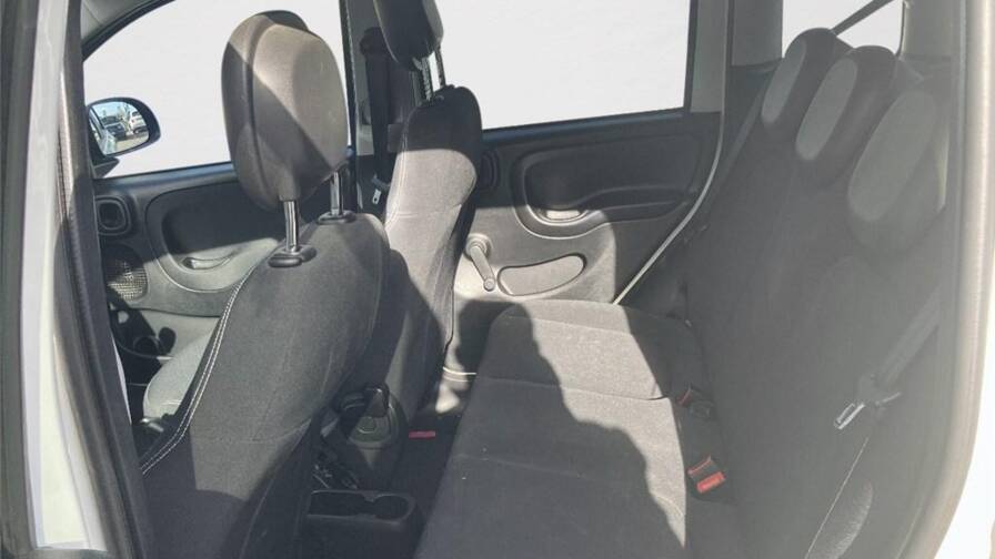 Mandataire Automobile occasion, recherche de Fiat Panda-iii-1-0-70-ch-hybride-bsg-s-s-cross - E-Motors