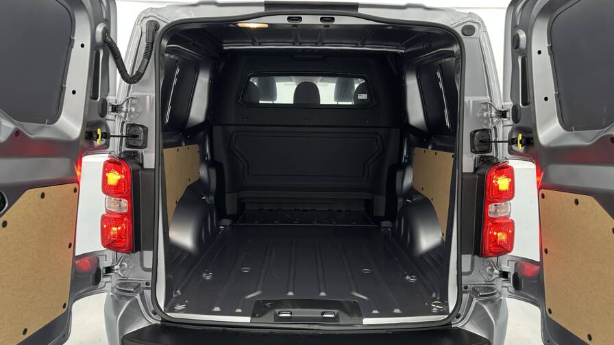 Mandataire Automobile occasion, recherche de Fiat Scudo-ca-iii-xl-2-0-bluehdi-180ch-pack-premium-connect-eat8 - E-Motors