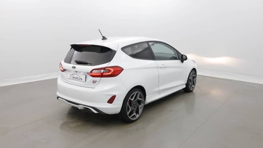 Mandataire Automobile occasion, recherche de Ford Fiesta-1-5-ecoboost-200-s-s-st-plus - E-Motors