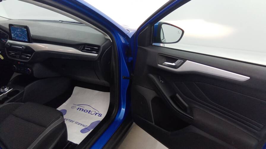 Mandataire Automobile occasion, recherche de Ford Focus-sw-ecoboost-125-bva8-trend-gps-attelage - E-Motors