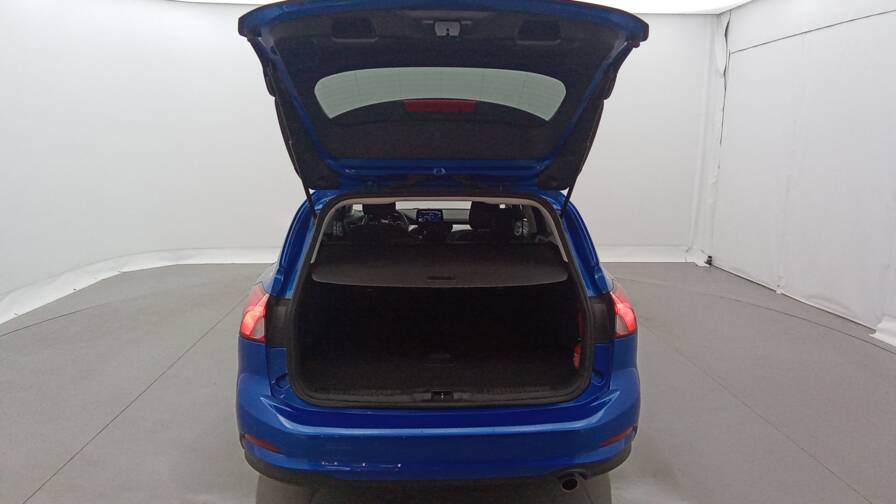 Mandataire Automobile occasion, recherche de Ford Focus-sw-ecoboost-125-bva8-trend-gps-attelage - E-Motors