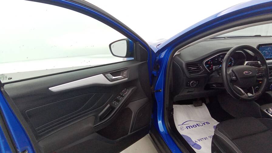 Mandataire Automobile occasion, recherche de Ford Focus-sw-ecoboost-125-bva8-trend-gps-attelage - E-Motors
