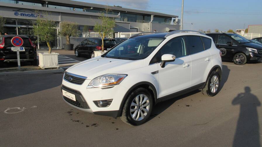 Avis-mandataire-auto-Emotors-Ford-Kuga-Titanium-tdci-163-automatique-4x4-plus-gps-plus-toit-pano.