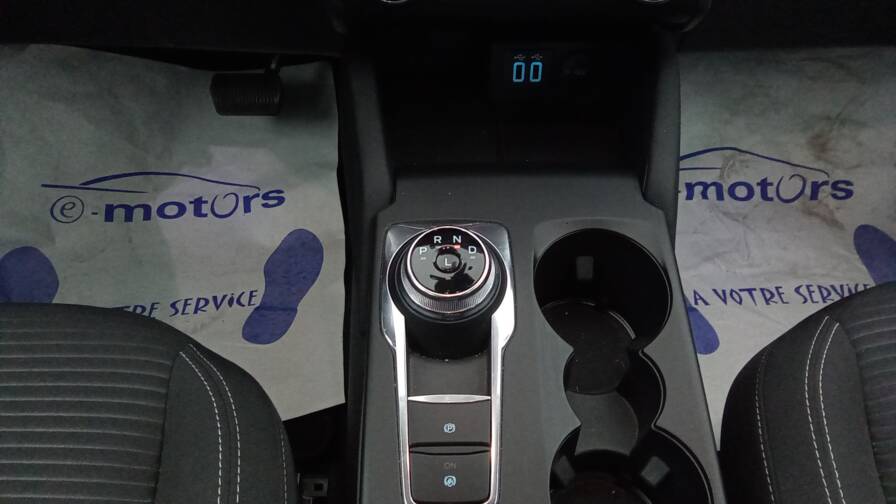 Mandataire Automobile occasion, recherche de Ford Kuga-2-5-duratec-225-phev-powershift-titanium - E-Motors