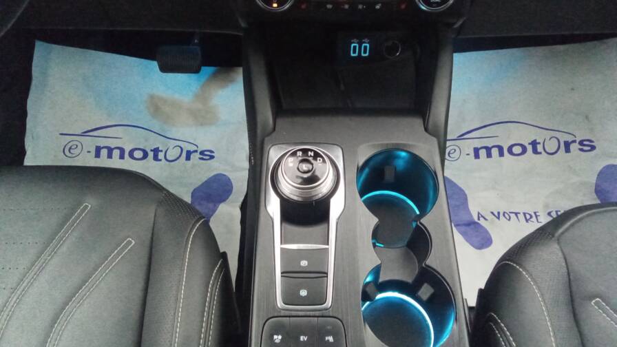 Mandataire Automobile occasion, recherche de Ford Kuga-duratec-225-phev-e-cvt-vignale-plus-pack-assistance - E-Motors