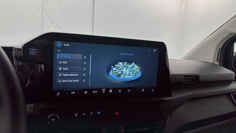 Mandataire Automobile neuf, recherche de Ford Transit-custom-ii-320-l2h1-2-0-ecoblue-170ch-limited-bva8 - E-Motors