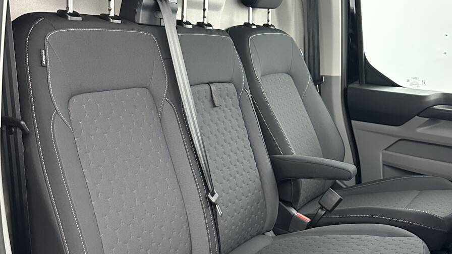 Mandataire Automobile neuf, recherche de Ford Transit-custom-ii-320-l2h1-2-0-ecoblue-170ch-limited-bva8 - E-Motors