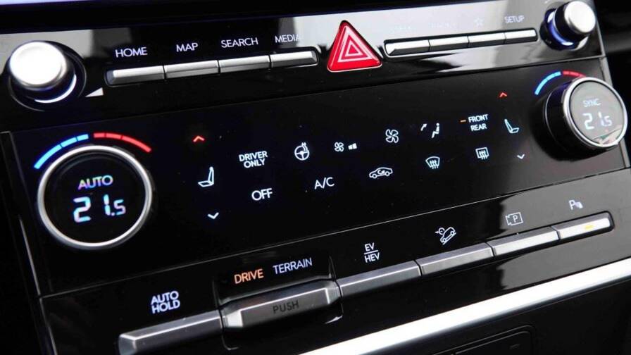 Mandataire Automobile neuf, recherche de Hyundai Santa-fe-1-6t-gdi-phev-4wd-7pl - E-Motors