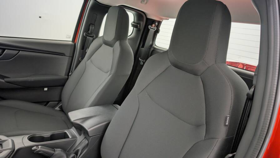 Mandataire Automobile neuf, recherche de Isuzu D-max-1-9-4x4-space-cab-n60-b-plus-at - E-Motors