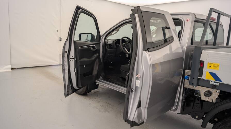 Mandataire Automobile neuf, recherche de Isuzu D-max-1-9-4x4-space-cab-n60-b-b-plus-at-to-work - E-Motors