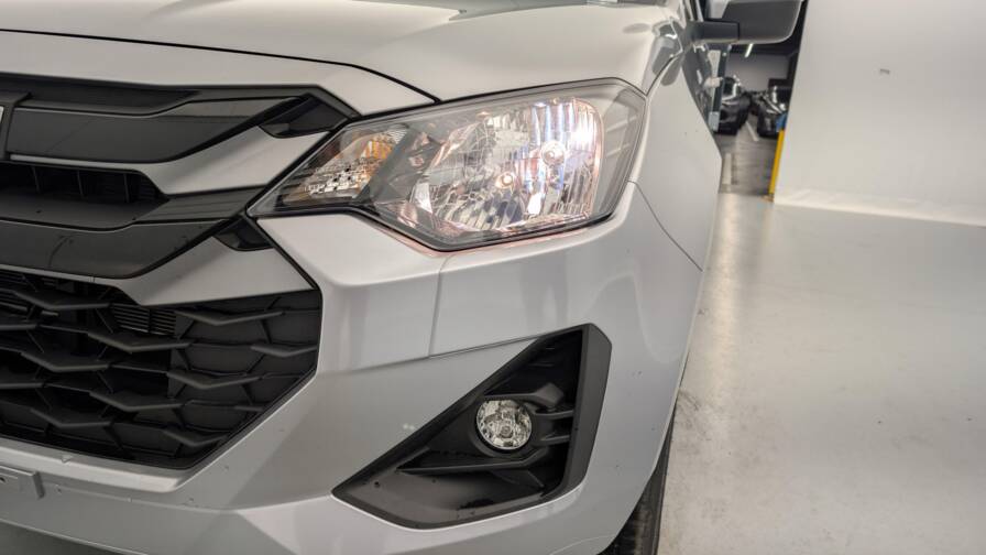 Mandataire Automobile neuf, recherche de Isuzu D-max-1-9-4x4-space-cab-n60-b-b-plus-at-to-work - E-Motors