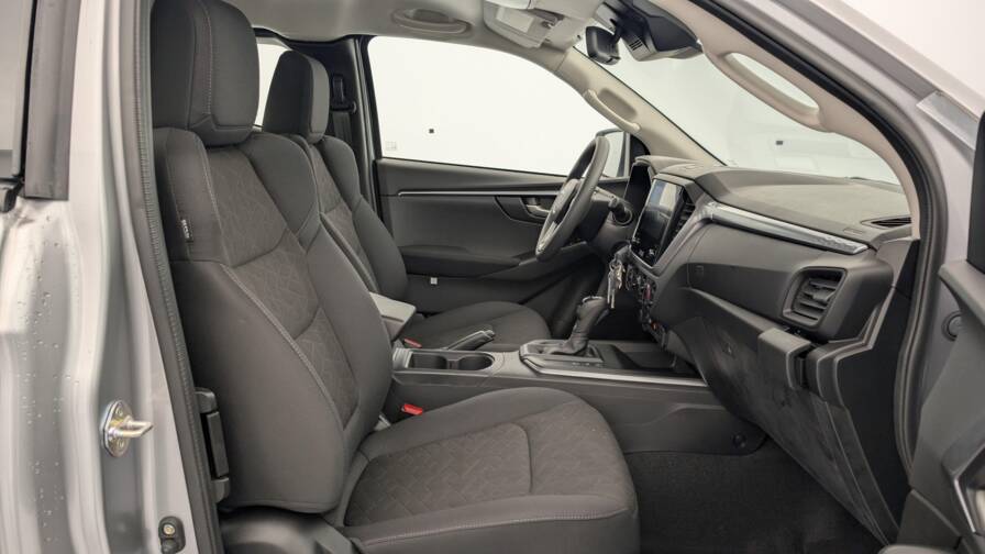 Mandataire Automobile neuf, recherche de Isuzu D-max-1-9-4x4-space-cab-n60-b-b-plus-at-to-work - E-Motors